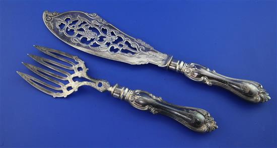 A pair of Victorian silver fish servers, knife 12.5in.